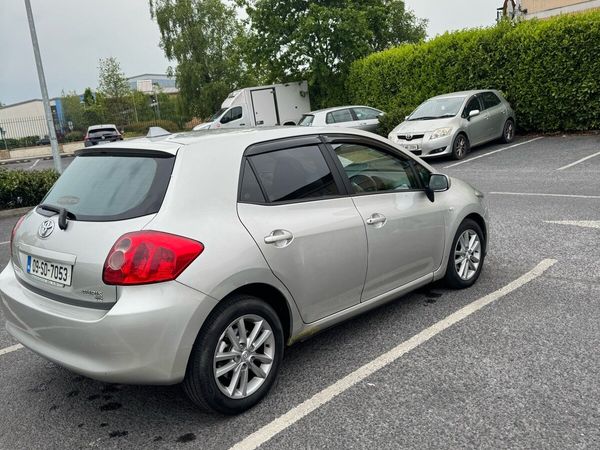 Toyota Auris Hatchback, Diesel, 2009, Silver
