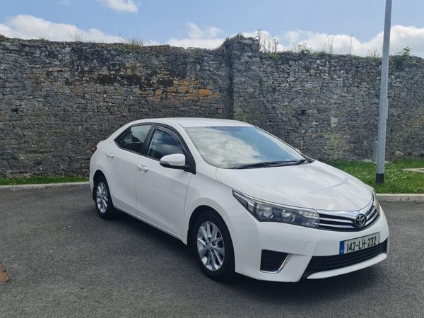 Toyota Corolla Saloon, Diesel, 2014, White