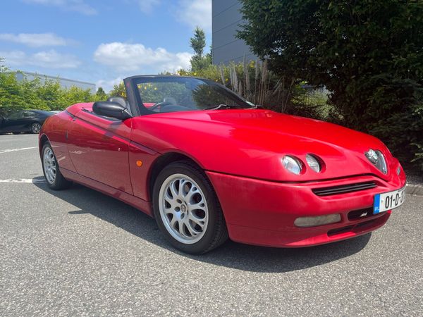 Alfa Romeo Spider Convertible, Petrol, 2001, Red
