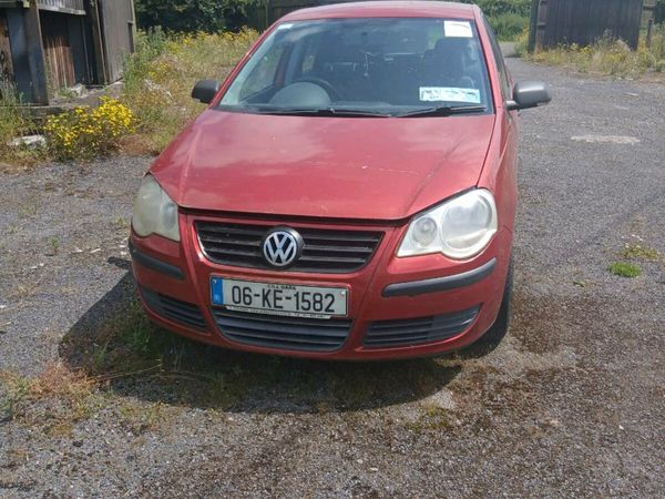 Volkswagen Polo Hatchback, Petrol, 2006, Red