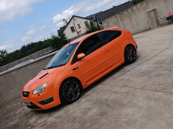 Ford Focus Hatchback, Petrol, 2006, Orange