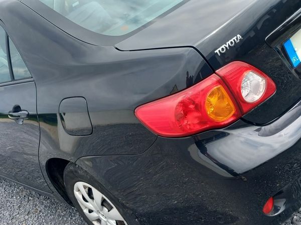 Toyota Corolla Saloon, Petrol, 2010, Black