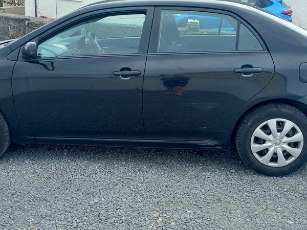 Toyota Corolla Saloon, Petrol, 2010, Black