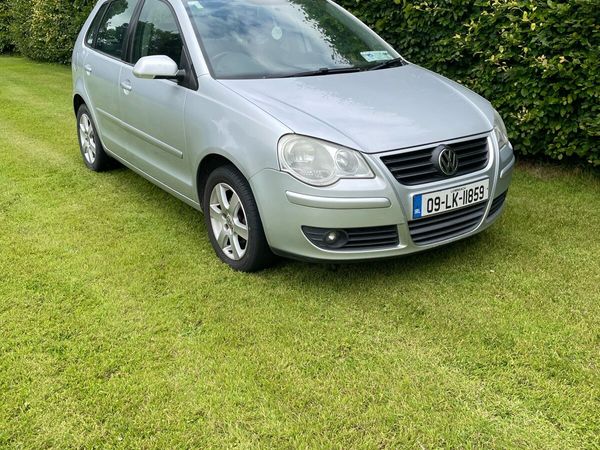 Volkswagen Polo Hatchback, Petrol, 2009, Silver