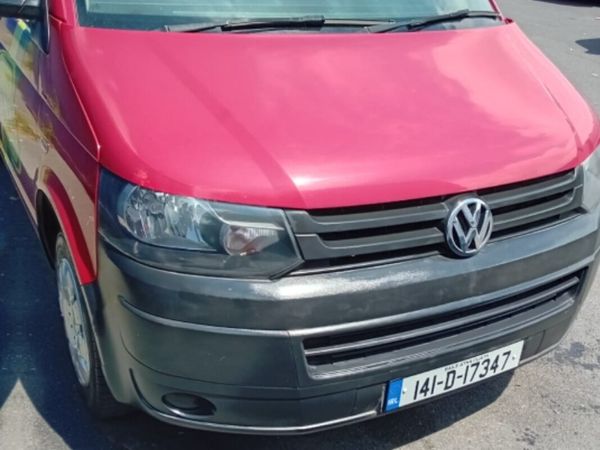 Volkswagen Shuttle MPV, Diesel, 2014, Red