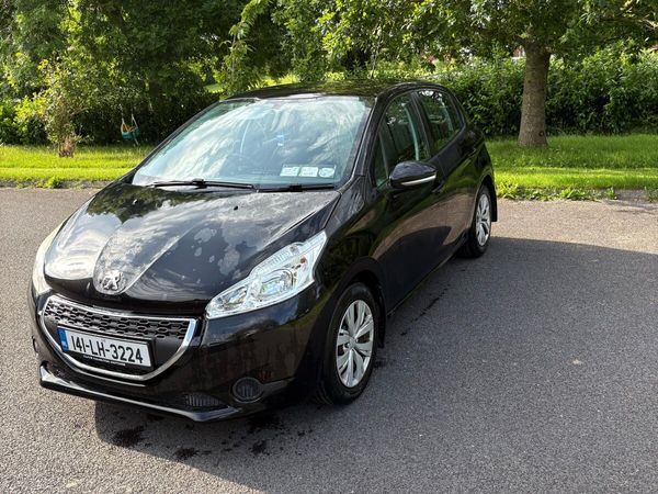 Peugeot 208 Hatchback, Diesel, 2014, Black