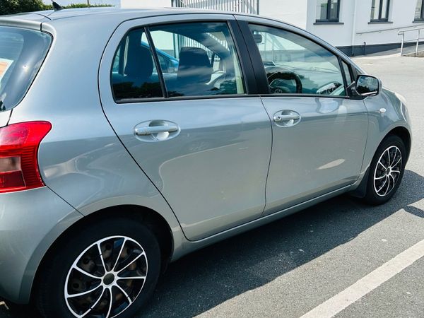 Toyota Yaris Hatchback, Petrol, 2007, Silver