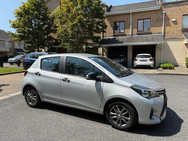 Toyota Yaris Hatchback, Petrol, 2016, Silver