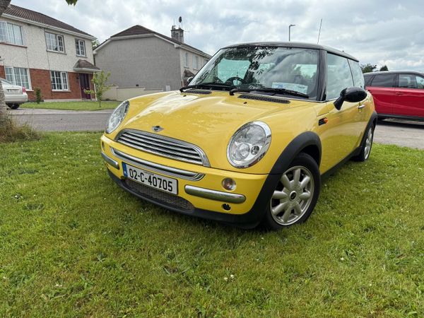 Mini Cooper Hatchback, Petrol, 2002, Yellow