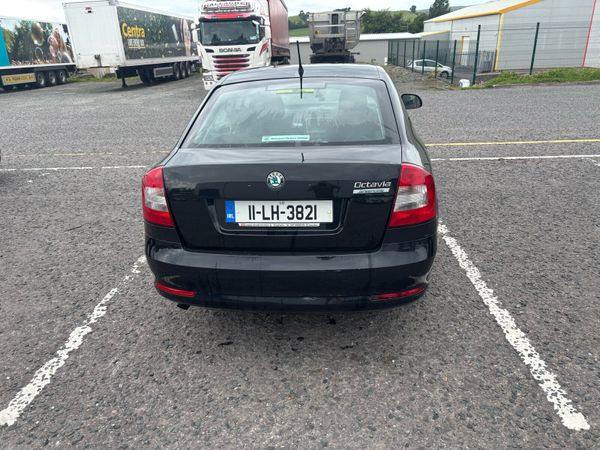 Skoda Octavia Hatchback, Diesel, 2011, Black