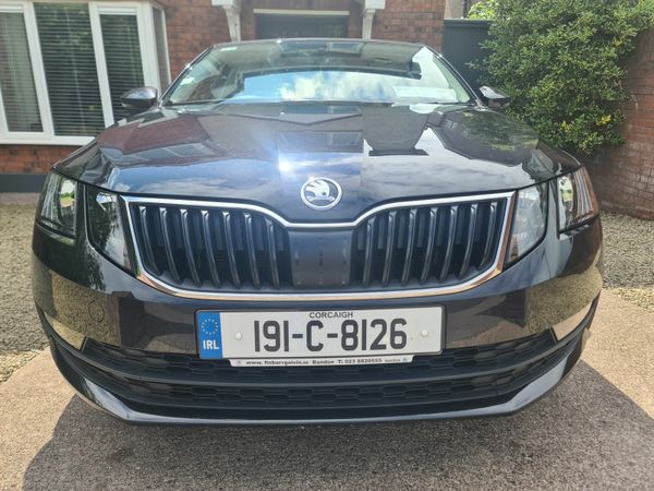 Skoda Octavia Saloon, Petrol, 2019, Black