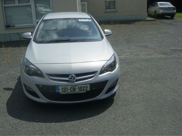 Vauxhall Astra Hatchback, Diesel, 2013, Grey