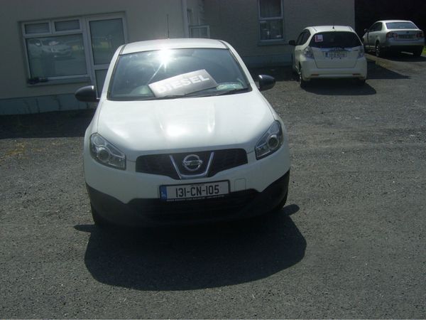 Nissan Qashqai SUV, Diesel, 2013, White