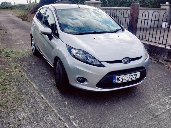 Ford Fiesta Hatchback, Diesel, 2010, Silver