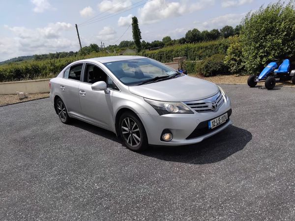 Toyota Avensis Saloon, Diesel, 2012, Silver