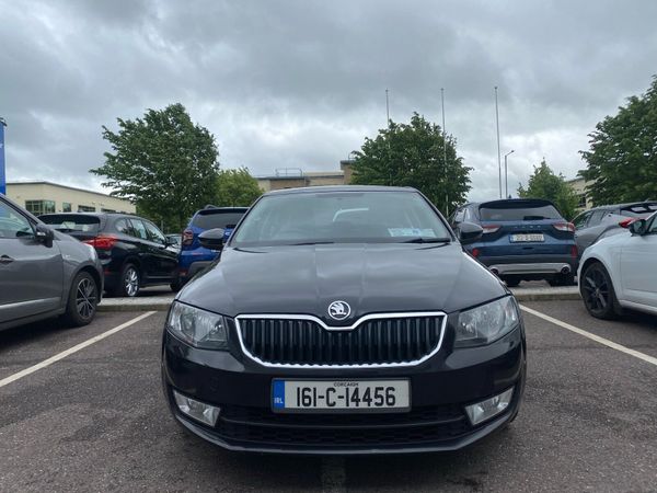 Skoda Octavia Saloon, Petrol, 2016, Black