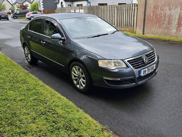 Volkswagen Passat Saloon, Diesel, 2009, Grey