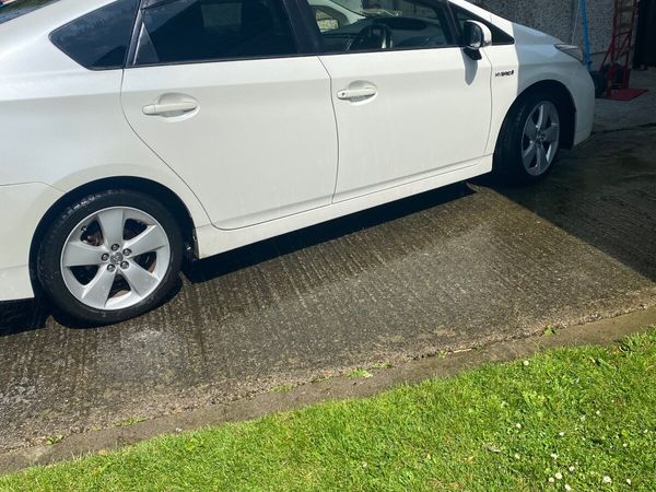 Toyota Prius Hatchback, Petrol Hybrid, 2013, White
