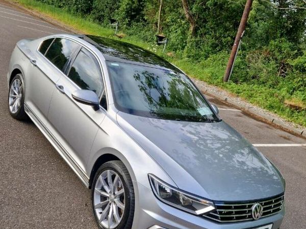 Volkswagen Passat Saloon, Diesel, 2018, Silver