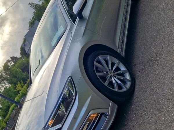 Volkswagen Passat Saloon, Diesel, 2018, Silver