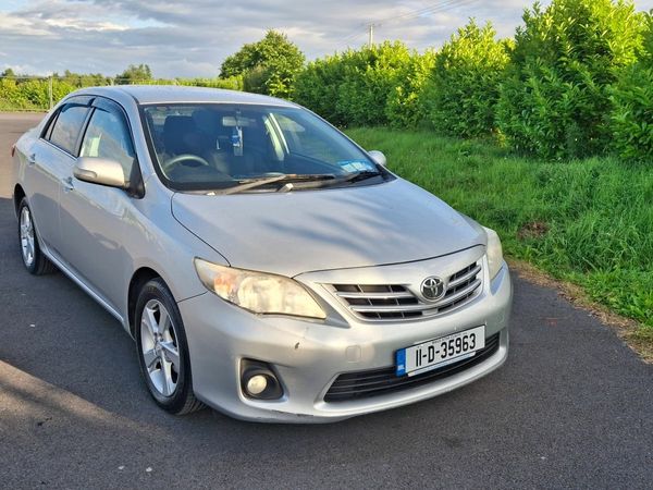 Toyota Corolla Saloon, Diesel, 2011, Silver
