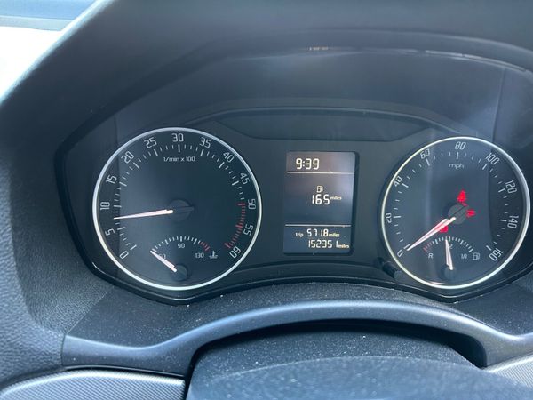 Skoda Octavia Hatchback, Diesel, 2011, Silver