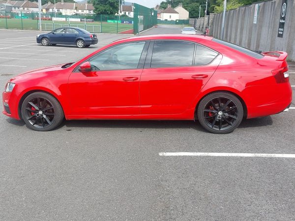 Skoda Octavia Hatchback, Diesel, 2016, Red