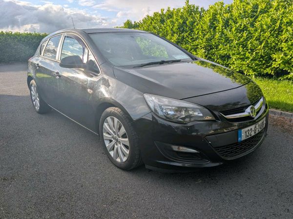 Vauxhall Astra Hatchback, Diesel, 2013, Black