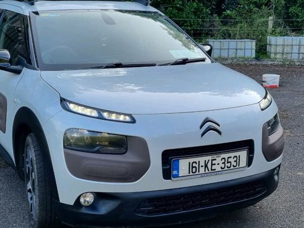 Citroen C4 Hatchback, Petrol, 2016, White
