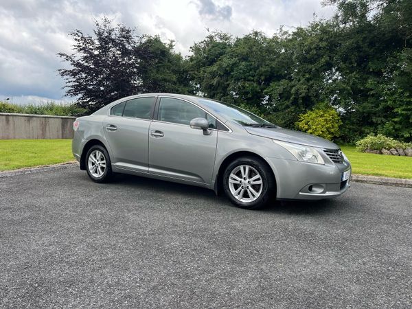 Toyota Avensis Saloon, Petrol, 2010, Grey