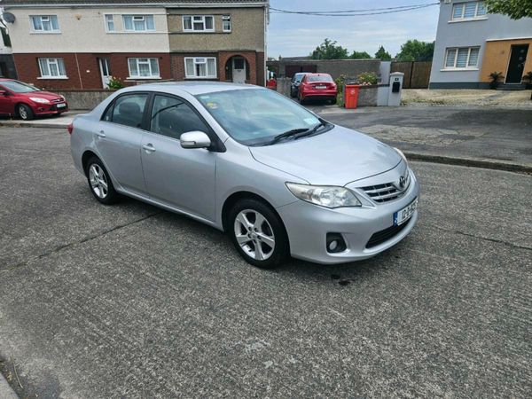 Toyota Corolla Saloon, Diesel, 2012, Silver