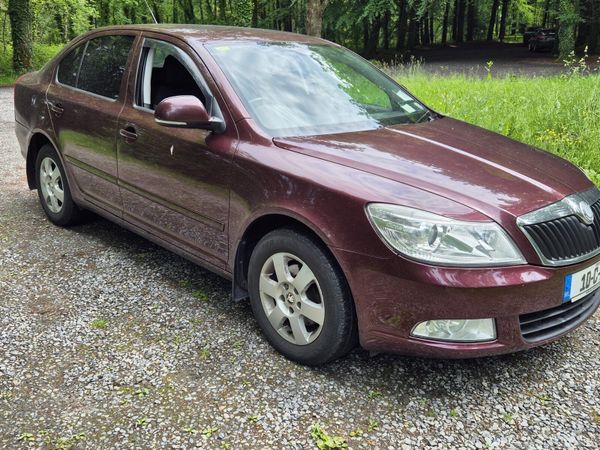 Skoda Octavia Hatchback, Diesel, 2010, Red
