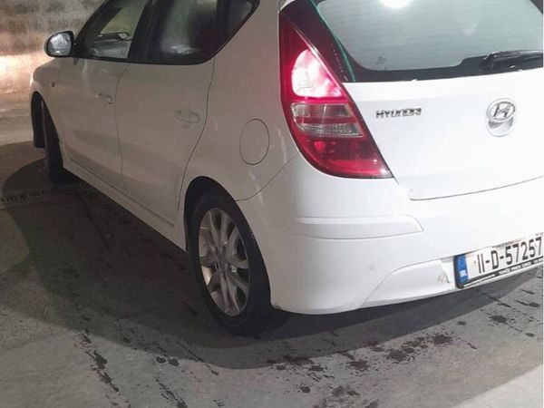 Hyundai i30 Hatchback, Diesel, 2011, White