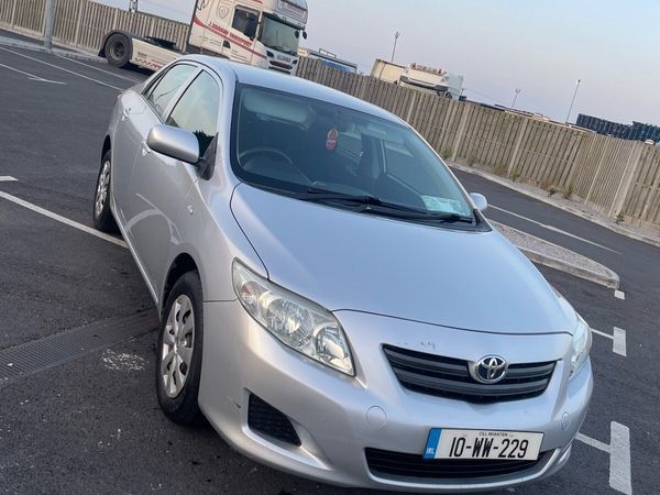 Toyota Corolla Saloon, Petrol, 2010, Silver