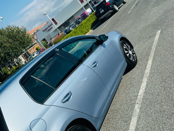 Volkswagen Golf Hatchback, Petrol, 2010, Blue