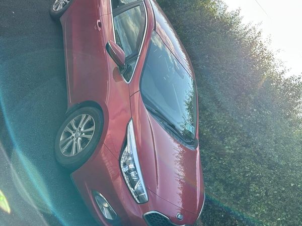 Kia Ceed Hatchback, Diesel, 2012, Red