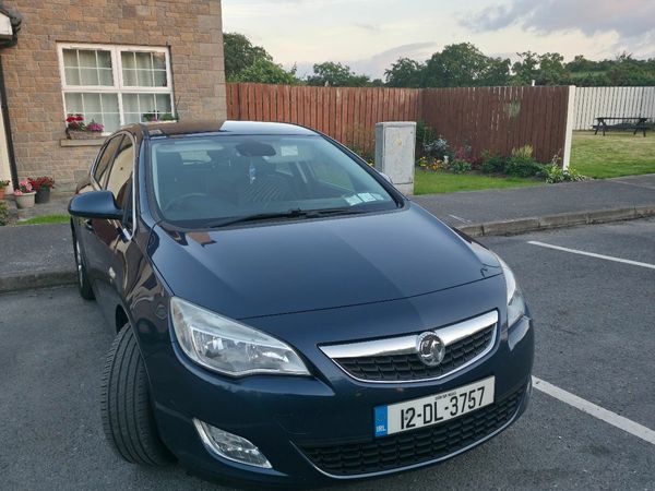 Vauxhall Astra Hatchback, Diesel, 2012, Blue