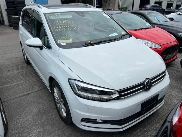 Volkswagen Touran MPV, Petrol, 2016, White