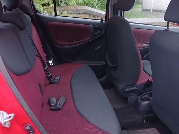 Toyota Yaris Hatchback, Petrol, 2005, Red
