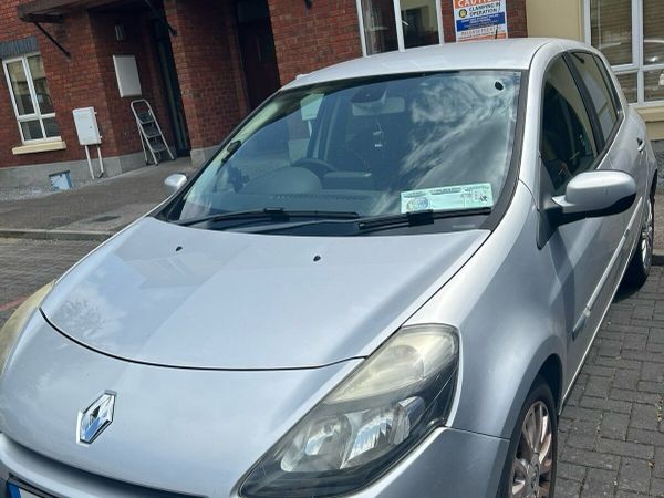 Renault Clio Hatchback, Ethanol Petrol, 2011, Silver
