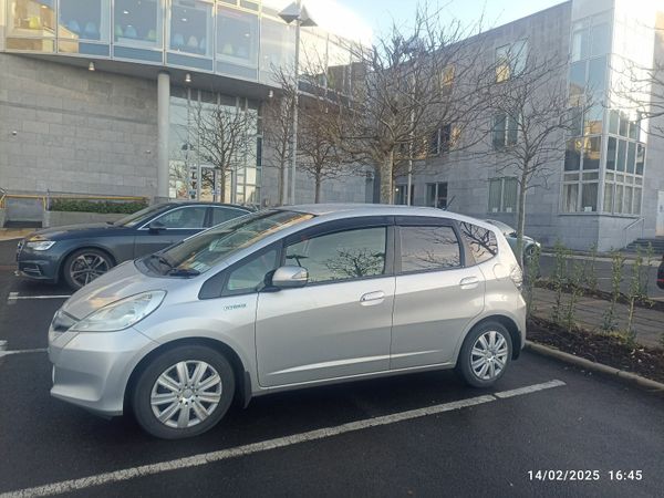 Honda Fit Hatchback, Petrol Hybrid, 2013, Silver