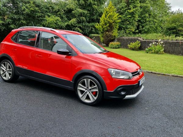 Volkswagen Polo Hatchback, Diesel, 2012, Red