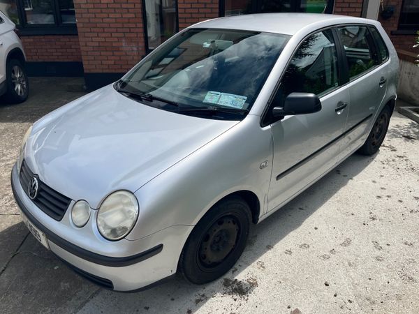 Volkswagen Polo Hatchback, Petrol, 2004, Silver