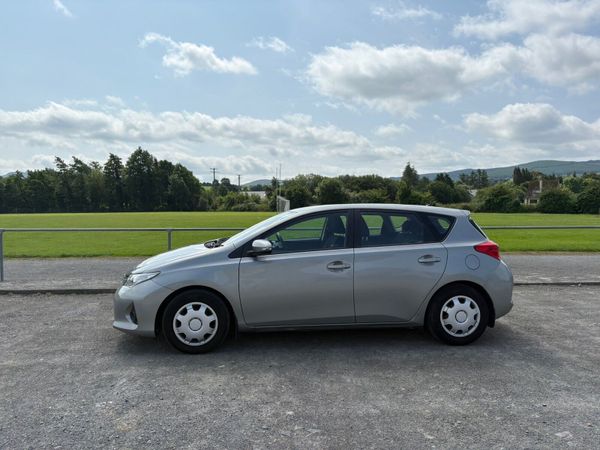 Toyota Auris Hatchback, Diesel, 2014, Grey