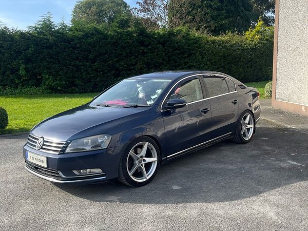 Volkswagen Passat Saloon, Diesel, 2011, Blue