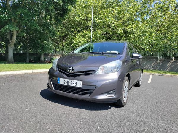 Toyota Yaris Hatchback, Petrol, 2012, Grey
