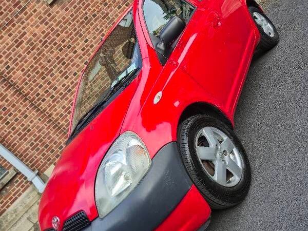 Toyota Yaris Hatchback, Petrol, 2003, Red
