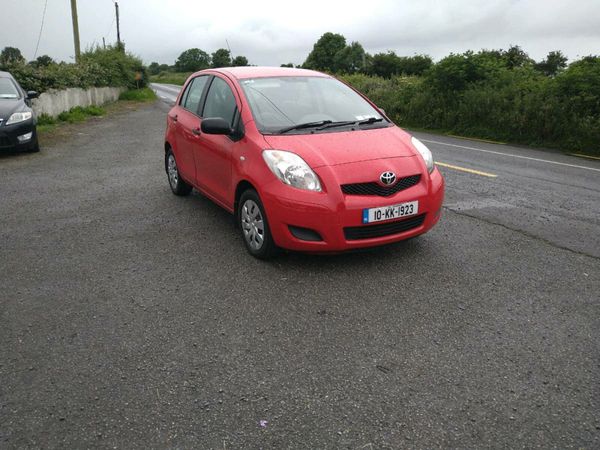 Toyota Yaris Hatchback, Petrol, 2010, Red