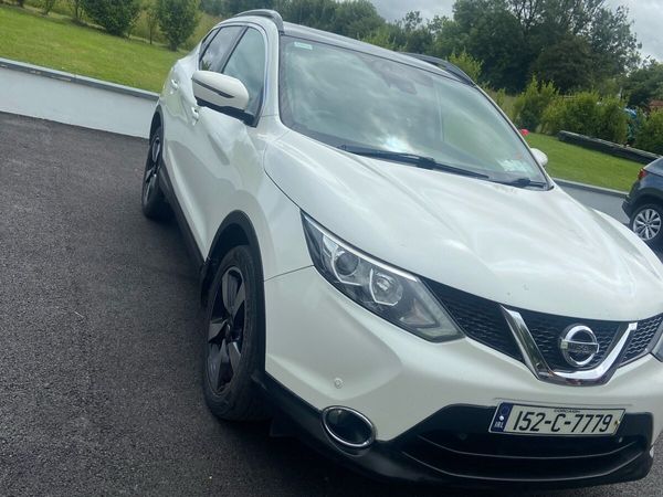 Nissan Qashqai Hatchback, Diesel, 2015, White