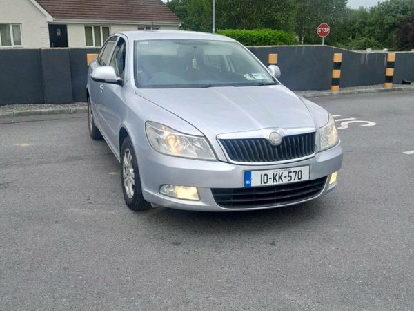 Skoda Octavia Hatchback, Diesel, 2010, Silver